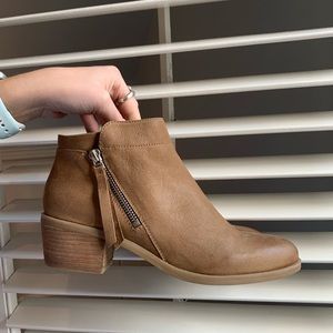 Brand New Steve Madden Zip Booties